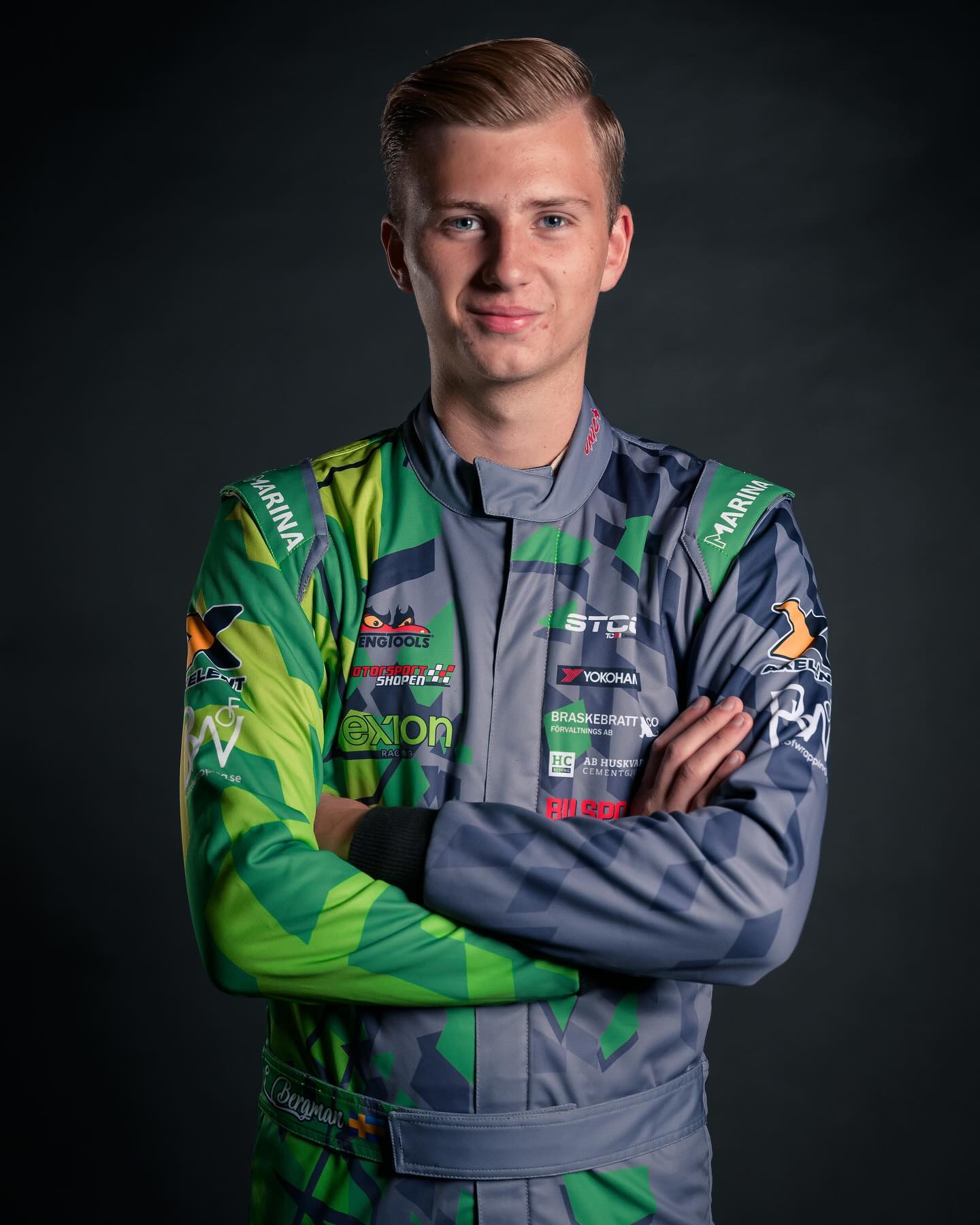 Nya racing overallerna är här 👊🏻🔥
#stcc #racing #racesuit #racecars #racer #racersofinstagram #racecardriver
